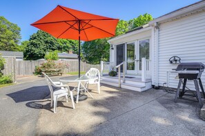 Patio | Gas Grill | Dining Area | Outdoor Shower