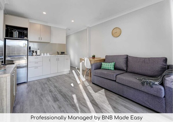 Ophir Studio | Ideal for Work, BBQ