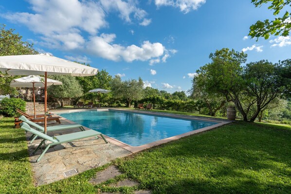 Building Exterior, Garden, Outdoor, Pool, Summer