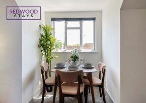 DINING TABLE AND CLASSY DININGWARES