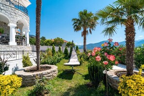 Front Garden; Mountain View