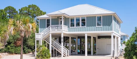 Welcome to Driftwood On Pine!
