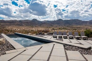 70' Pool with Hot Tub