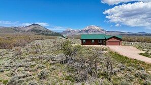 Yellow Door Retreat in Old La Sal