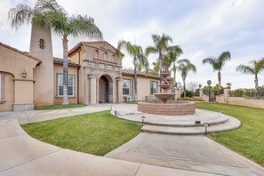 Exterior | Triplex Unit