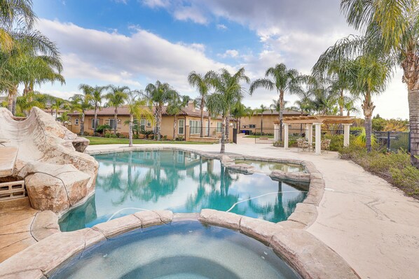 Riverside Vacation Rental | 3BR | 3BA | 1 Step Required | 1,800 Sq Ft