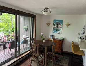 Dining room and balcony 