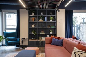 Sala de estar en el lobby