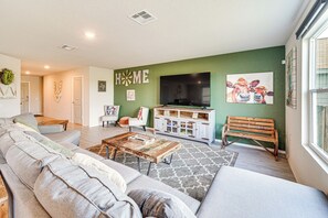 Living Room | Smart TV | Free WiFi | 1st Floor
