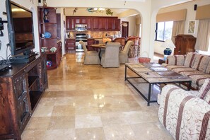 Full Condo