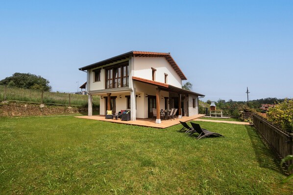 Property building,Facade/entrance,BBQ facilities
