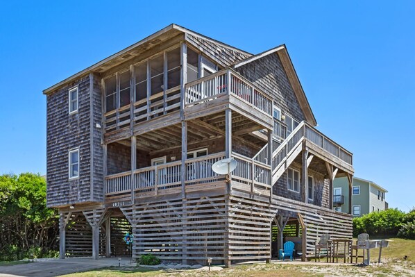 You'll love Kessinger Down Home's beachy feel for an authentic Outer Banks vacation experience.