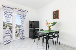 Dining room 2