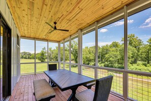 Screened Porch | 1st Floor