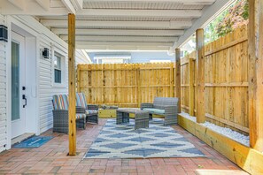 Covered Patio | Outdoor Seating