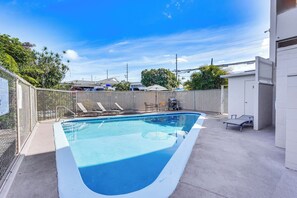 Kailua Village Community Amenities | Outdoor Pool | Gas Grill