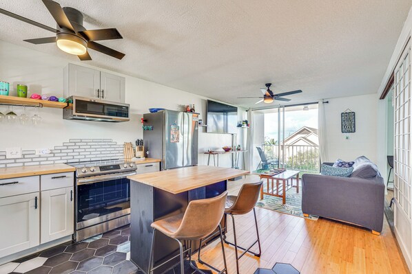 Kailua-Kona Vacation Rental | 1BR | 1BA | 639 Sq Ft | Stairs Required