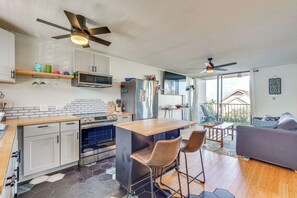 Kitchen | Cooking Basics | Keurig Coffee Maker | Microwave