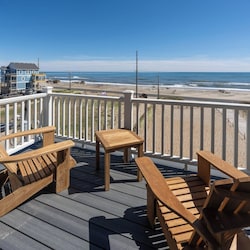Private Balcony with Ocean Views off King En Suite on Fourth Level