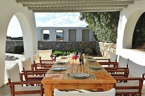 Outdoor dining