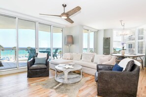 Silver Beach Towers East 306 - Living Area