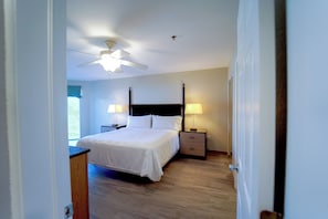 Unit with 1 King bed