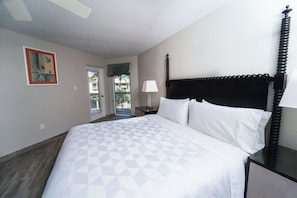 Unit with 1 King bed