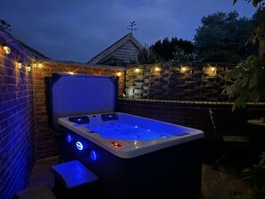 Hot tub for two !