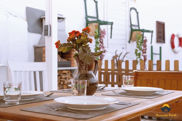 Outdoor dining