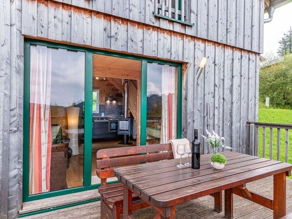 Pflanze, Tabelle, Eigentum, Gebäude, Möbel, Fenster, Holz, Grün, Gartenmöbel, Interior Design