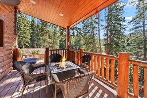 Exterior: Deck, fire table, hot tub, gas grill, beautiful mountain views