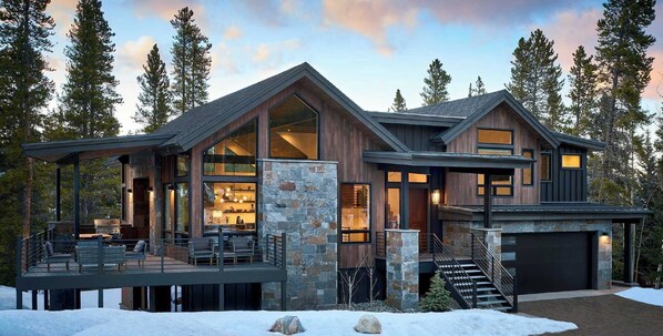The front view of the home.