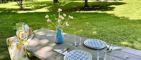 Enjoy a romantic picnic in the back garden
