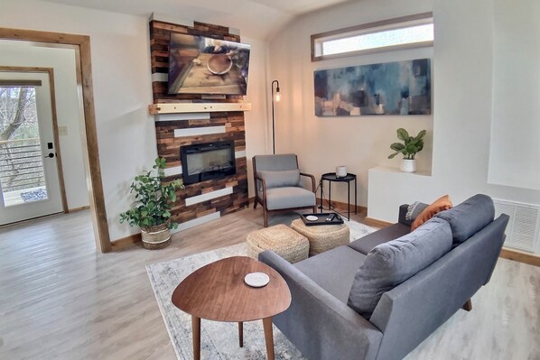 King Size Bed Studio for 2