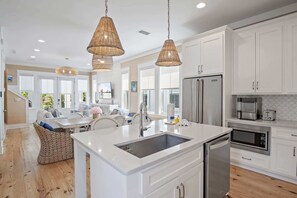 Full Sized Kitchen