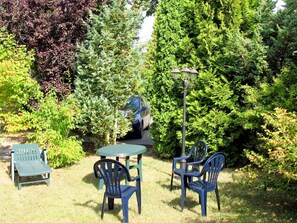 Furniture, Plant, Plant Community, Nature, Botany, Leaf, Table, Natural Landscape, Outdoor Furniture, Tree