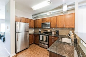 4575 14th St Boulder CO 80304 USA 4207 Kitchen DSC 7836 Christopher Thomas