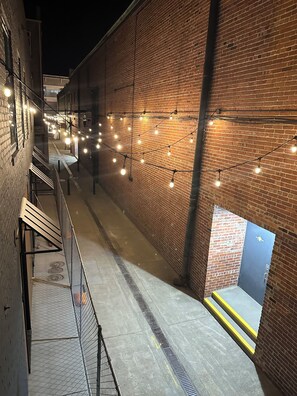 Fun, safe alley- well lit at night.
Feels magical!