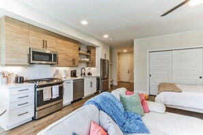 2048x1365 1160 E 18th Ave Denver CO 80218 USA 314 FriApr1220241712920847897