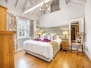 Double bedroom | The Barn - Jockhedge, Burgh Le Marsh