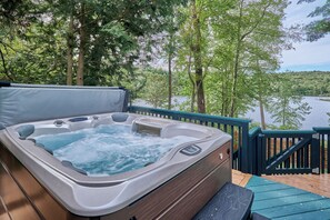 Hot tub with view of lake
