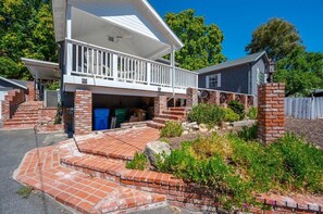 Bohemian Oasis on Vine (1188)
