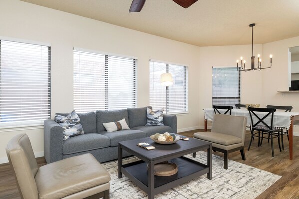 Spacious living room right next to the dining area