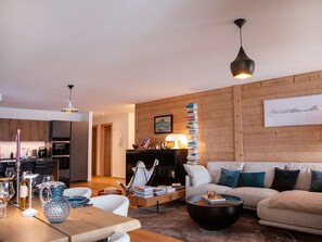 Furniture, Table, Couch, Building, Wood, Lighting, Interior Design, Flooring, Floor, Living Room