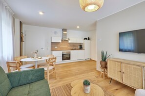 Wohnzimmer/Küche/Essbereich