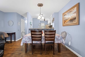 Dining Location