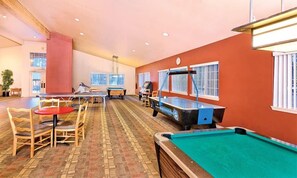 Spielezimmer