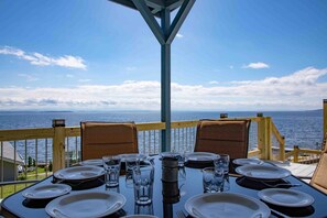 Family dinner on the balcony...priceless