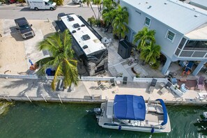 85 Canal View