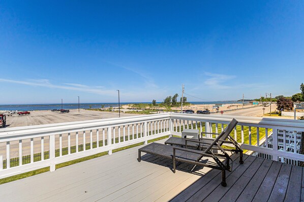 Balcony 1 - Lake Michigan View